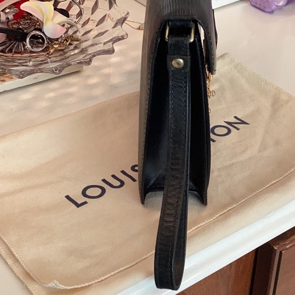 Louis Vuitton Epi clutch - Picture 4 of 14